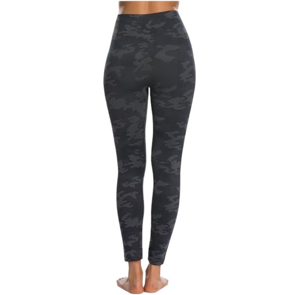 SPANX Look At Me Now Leggings in Black Camo - Picture 3 of 7